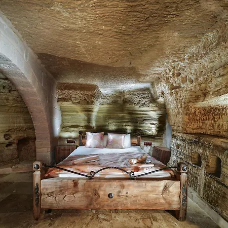 Hostel Kamelya Cave *